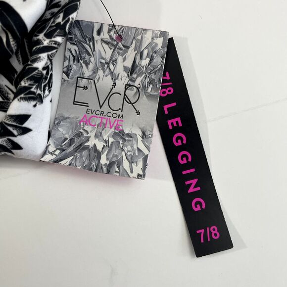 NEW EVCR Evolution Creation 7/8 Leggings Medium Black White Pineapple Print - Picture 4 of 11